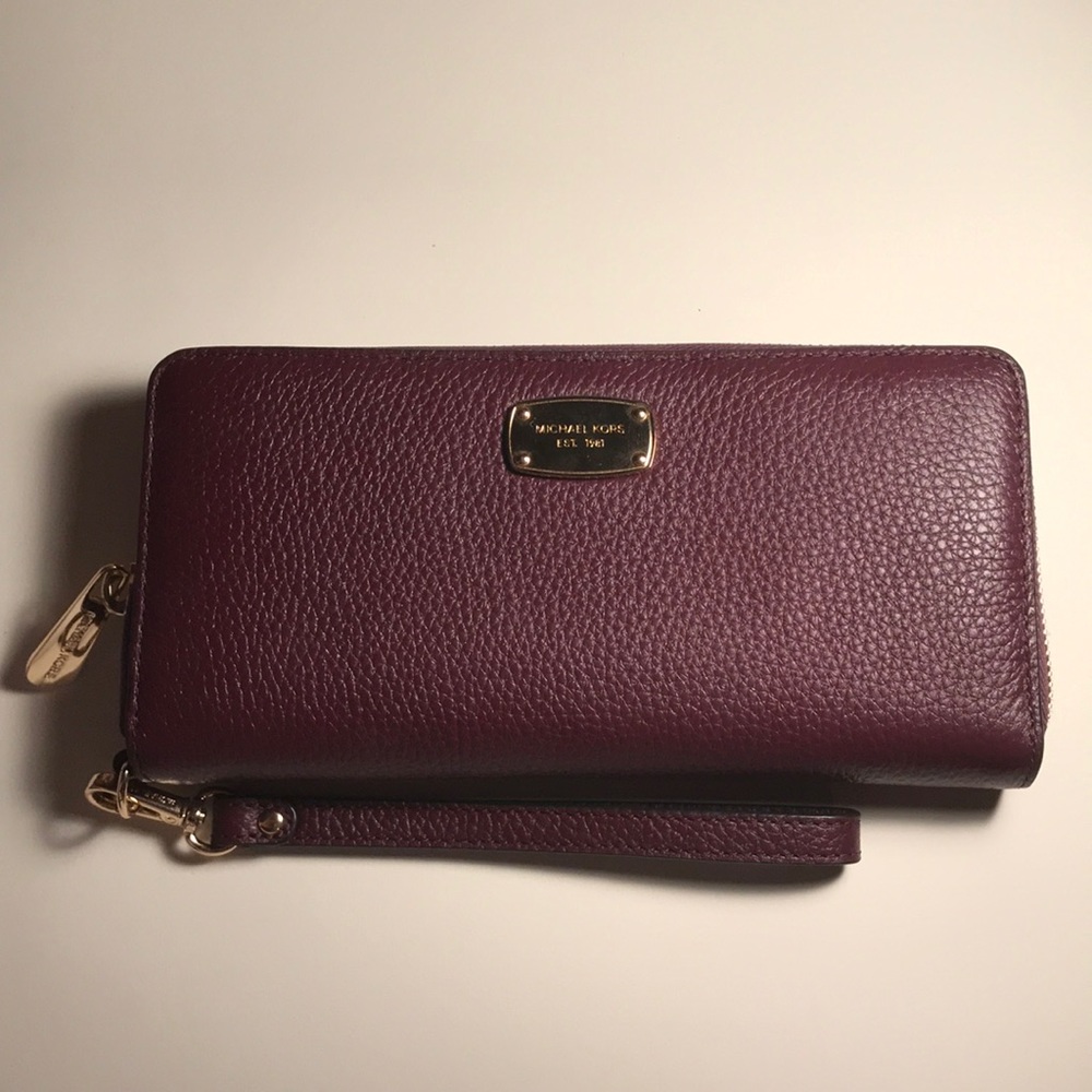 COPY - Michael Kors woman’s wallet.